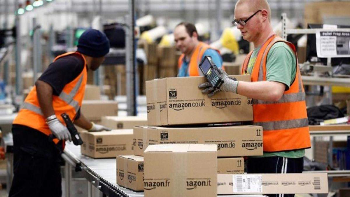 В Amazon пильно стежать чим займаються працівники на робочому місці В Amazon пильно стежать чим займаються працівники на робочому місці