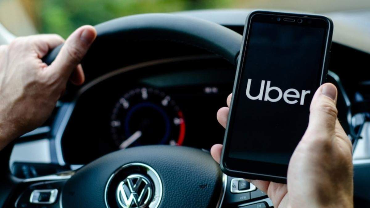 Слепая женщина отсудила у Uber миллион долларов: ей отказывали Слепая женщина отсудила у Uber миллион долларов: ей отказывали