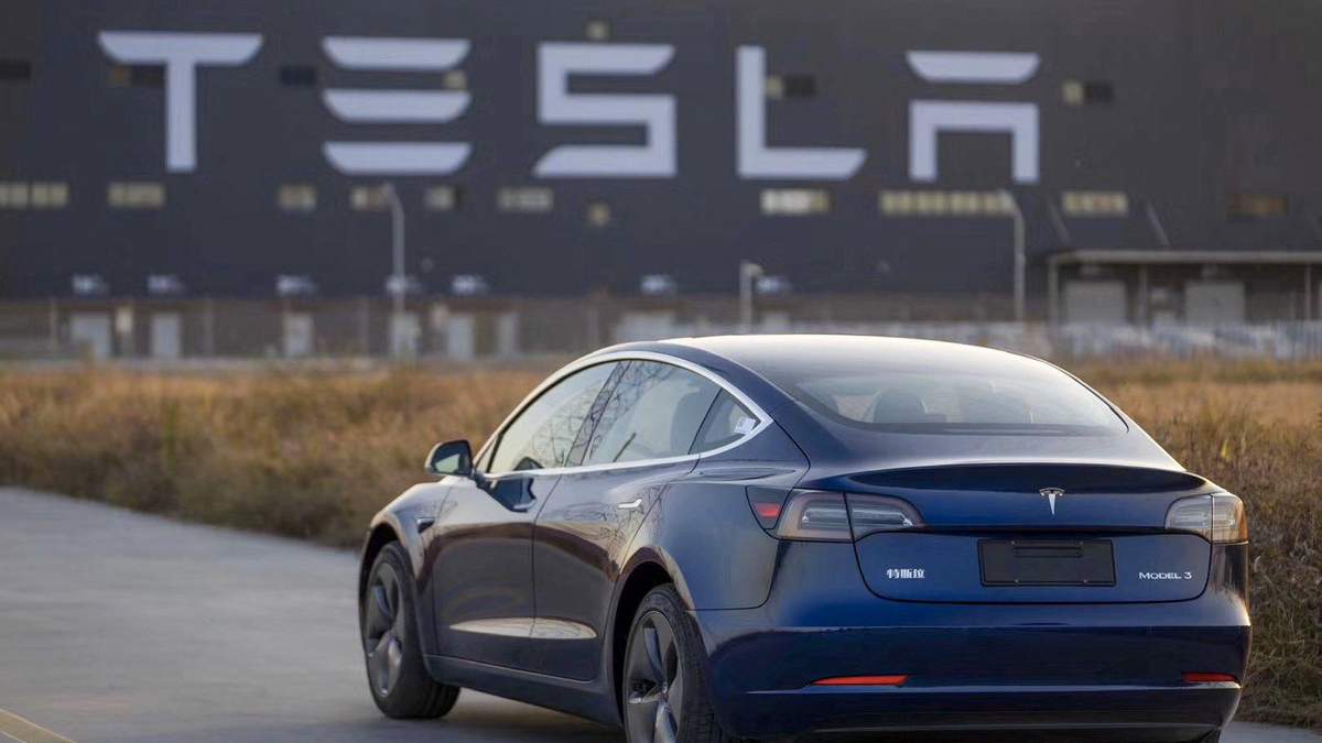 Акции Tesla растут: что помогло производителю электрокаров