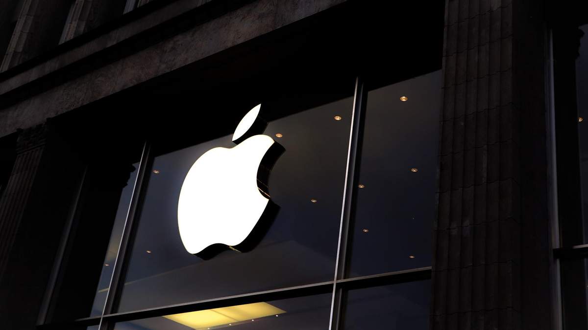 Apple выплатила сотрудникам бонусы в виде акций