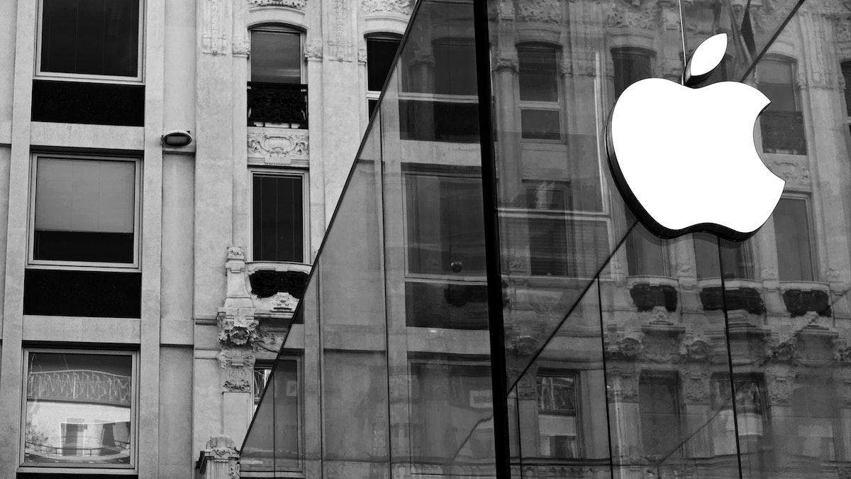 Apple стала первой в мире компанией с капитализацией в 3 триллиона долларов - Бизнес