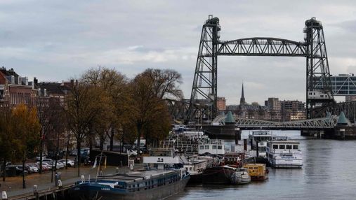 "Еще не решили": мэр Роттердама прокомментировал демонтаж исторического моста ради яхты Безоса