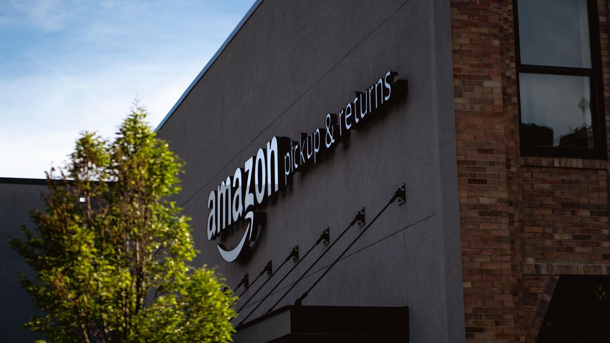 Amazon более чем вдвое повысила базовую зарплату: сколько теперь будут зарабатывать сотрудники - Бизнес