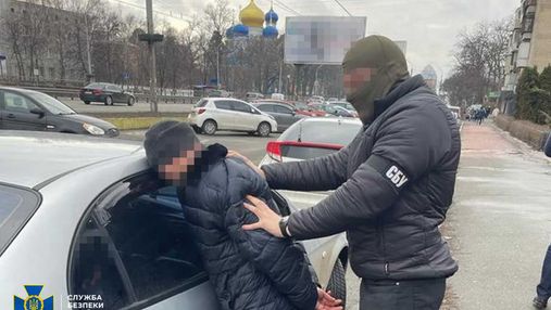 Вимагав від підприємців до 40 тисяч гривень: у Києві затримали начальника відділу поліції