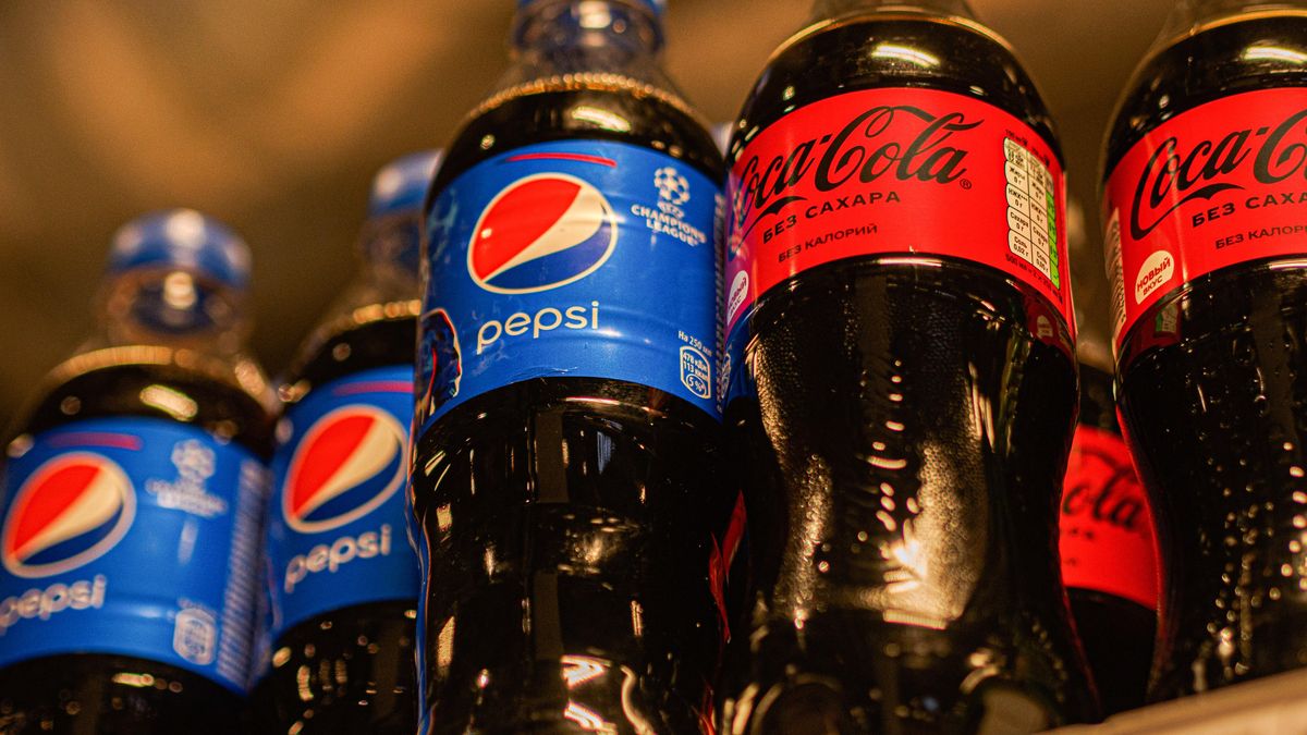 Заводи Coca-Cola та Pepsi наразі не працюють в Україні: чи буде дефіцит їхніх товарів - Бізнес
