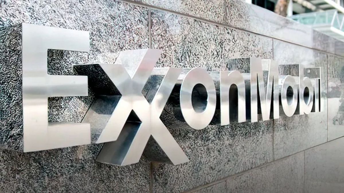 Одна з найбільших у світі нафтових компаній ExxonMobil хоче повністю покинути Росію