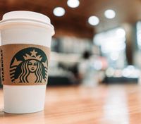 Starbucks уходит из России: все работники будут сокращены в течение трех месяцев