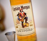 Без Captain Morgan и Johnnie Walker, зато с самогоном: легендарный производитель алкоголя уходит из России