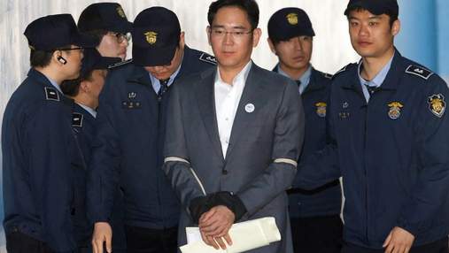 Главу Samsung, осужденного за взятки, досрочно выпускают на свободу Главу Samsung, осужденного за взятки, досрочно выпускают на свободу